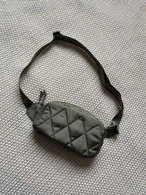 Vera Bradley Olive Quilted Crossbody with Floral Interior